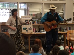 Sparky and Rhonda Rucker perform at the Karns Lib.